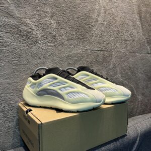 Yeezy 700 V3